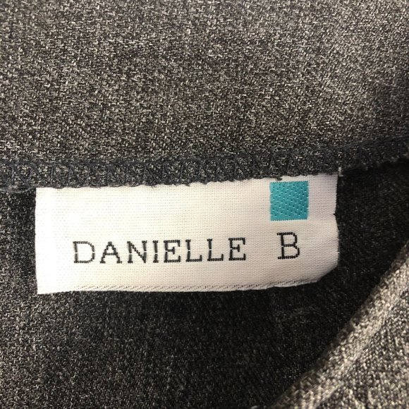 Danielle B Women's Size 8 Grey Side Slit Unlined A-Line Mini Skirt Polyester - Picture 6 of 6